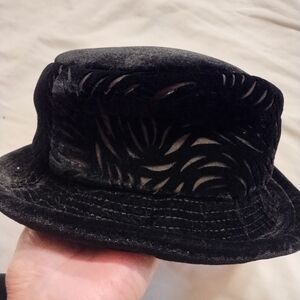 Chic Black Velvet Women's Hat